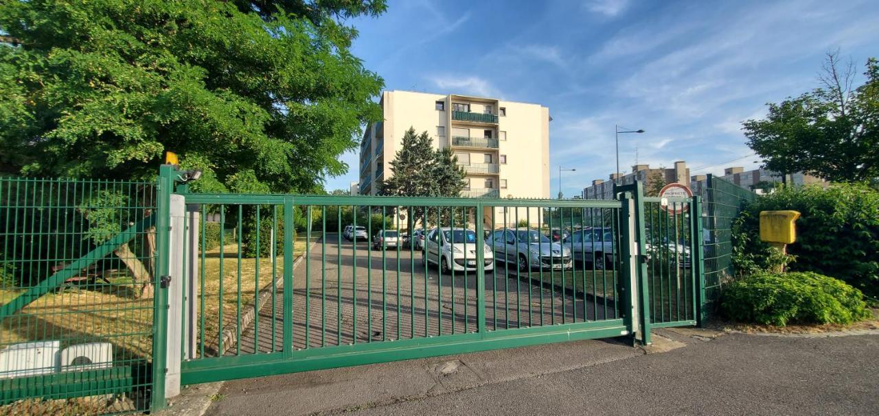Studio Rdc Calme Avec Parking Ferme Pres Autoroute Et Tram C Mulhouse Ngoại thất bức ảnh