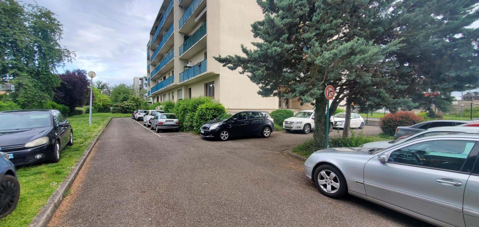 Studio Rdc Calme Avec Parking Ferme Pres Autoroute Et Tram C Mulhouse Ngoại thất bức ảnh